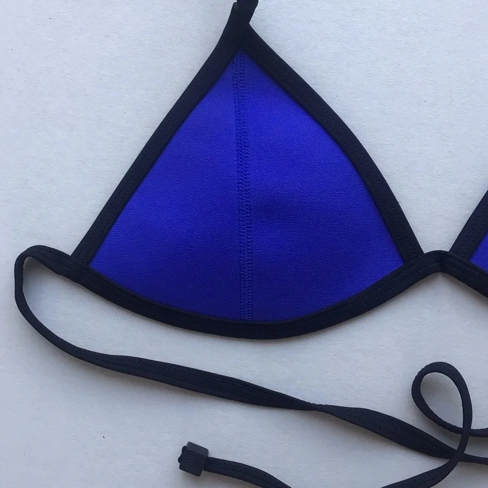 Triangl Chloe Blue and Black contrast Bikini top